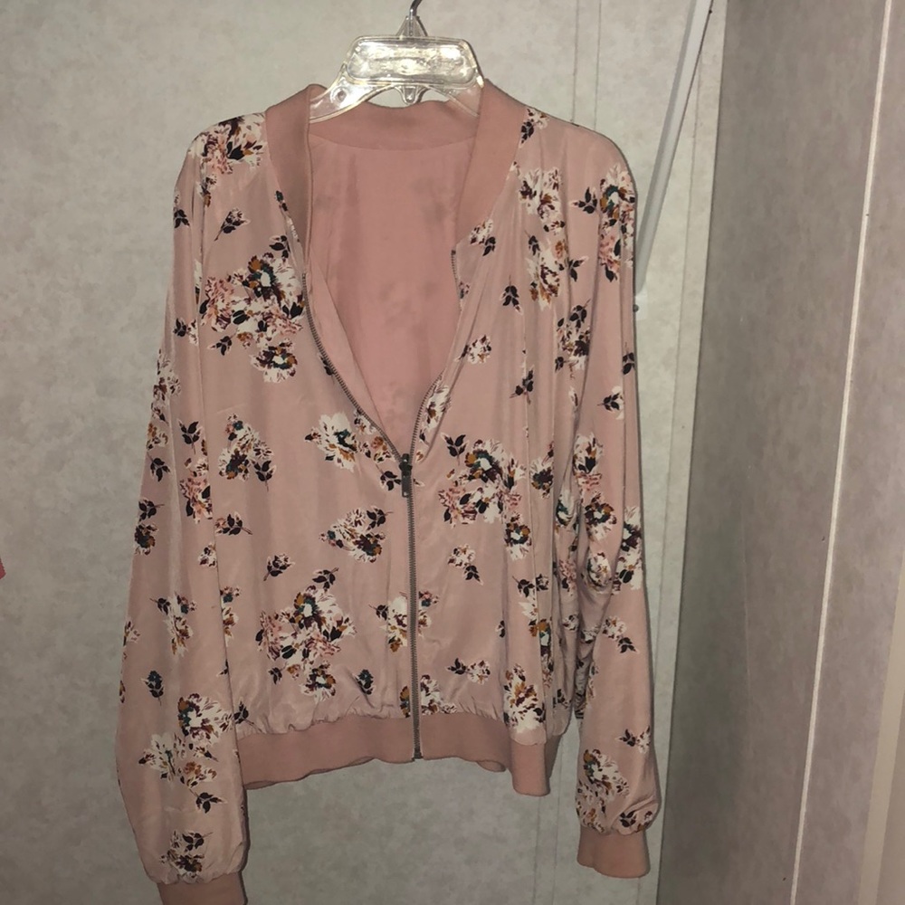 Reversible bomber jacket